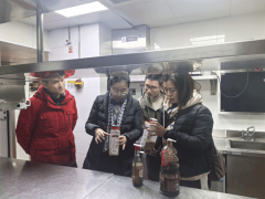 <b>并扣问超市食物平安办理临近保质期食物的处置</b>